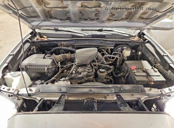 5TFSX5ENXGX043784 2016 TOYOTA TACOMA Silver Widok wnętrza z tyłu