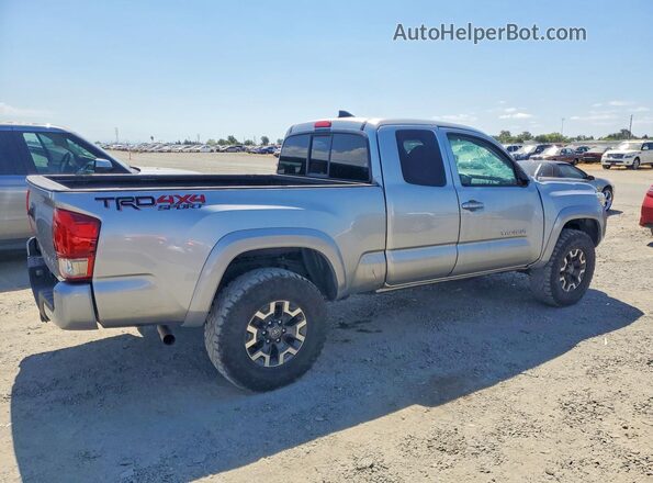 5TFSZ5AN5HX099357 2017 TOYOTA TACOMA Silver Tył prawy