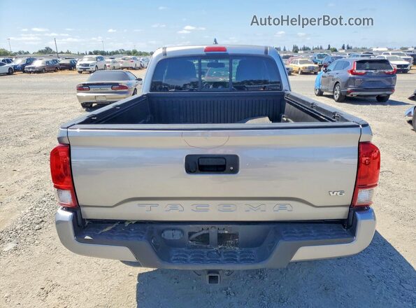 5TFSZ5AN5HX099357 2017 TOYOTA TACOMA Silver Widok z tyłu
