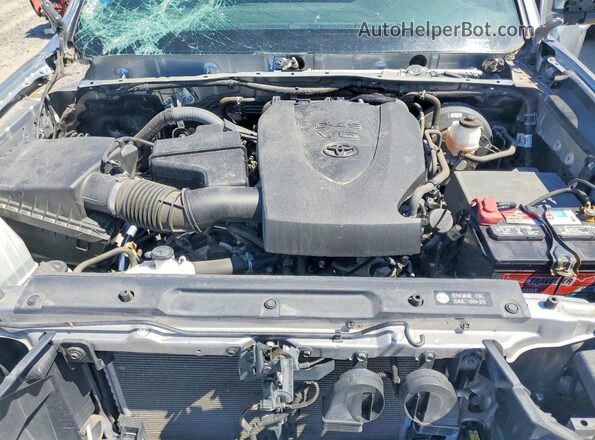 5TFSZ5AN5HX099357 2017 TOYOTA TACOMA Silver Widok wnętrza z tyłu
