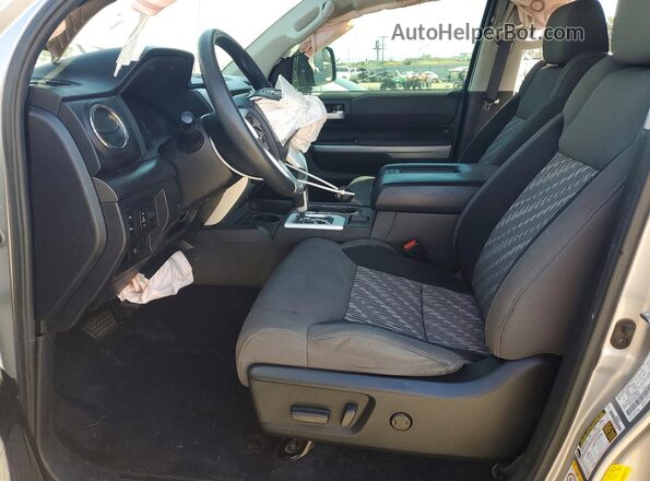 5TFUM5F10JX079262 2018 TOYOTA TUNDRA Silver Սալոնի դիմացի տեսք