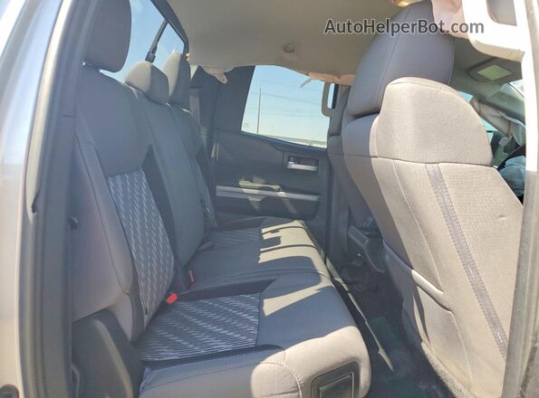 5TFUM5F10JX079262 2018 TOYOTA TUNDRA Silver Հետևի նստատեղերի տեսք