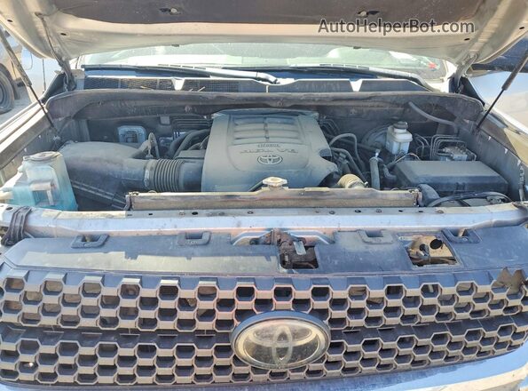 5TFUM5F10JX079262 2018 TOYOTA TUNDRA Silver Սալոնի հետևի տեսք