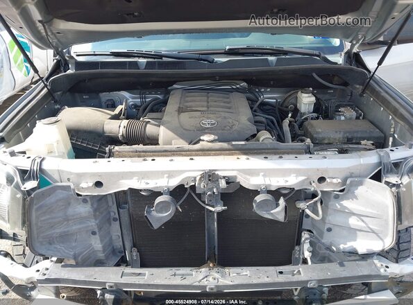 5TFUW5F11KX779769 2019 TOYOTA TUNDRA Silver Widok z tyłu