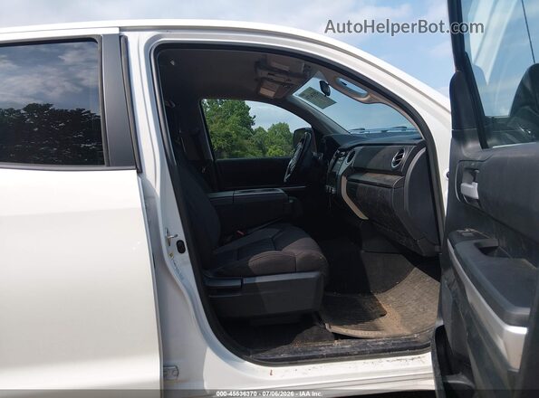 5TFUW5F15GX567688 2016 TOYOTA TUNDRA White Սալոնի դիմացի տեսք