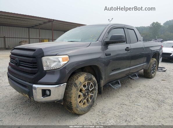 5TFUW5F18HX627710 2017 TOYOTA TUNDRA Серый Передняя левая четверть