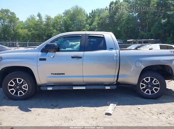 5TFUY5F10LX877252 2020 TOYOTA TUNDRA Silver უკანა სალონის ხედი