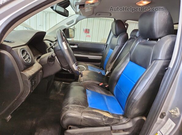 5TFUY5F10LX882533 2020 TOYOTA TUNDRA Серый Вид салона спереди