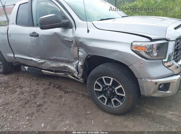 5TFUY5F11JX703333 2018 TOYOTA TUNDRA Silver Դիմացի տեսք