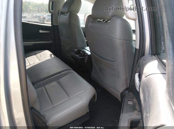 5TFUY5F13HX669132 2017 TOYOTA TUNDRA Silver VIN կոդի պիտակի տեսք