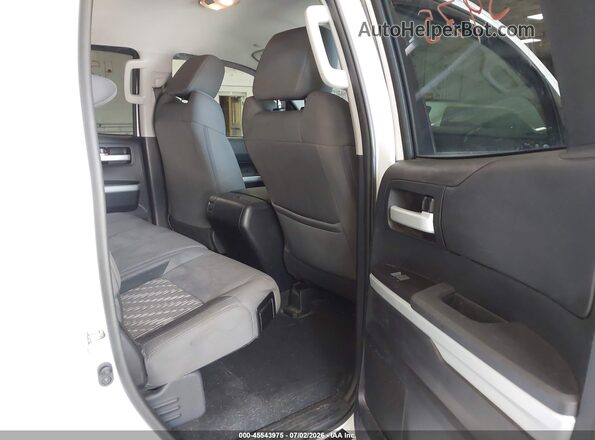 5TFUY5F16KX826465 2019 TOYOTA TUNDRA White VIN კოდის სტიკერის ხედი