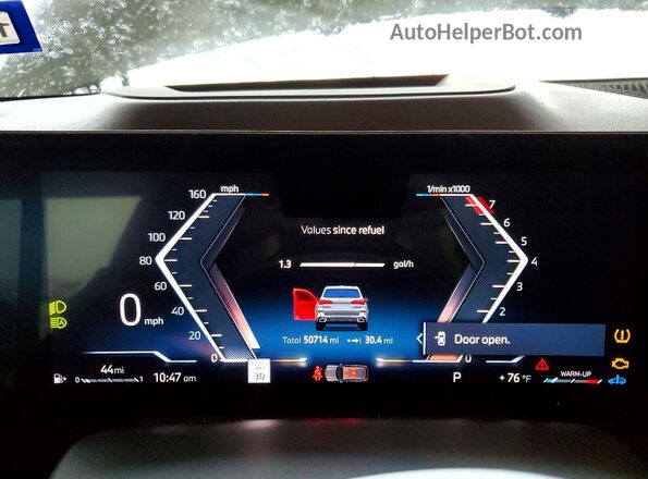 5UX13EU02R9U24290 2024 BMW X5 Gray Instrument cluster view