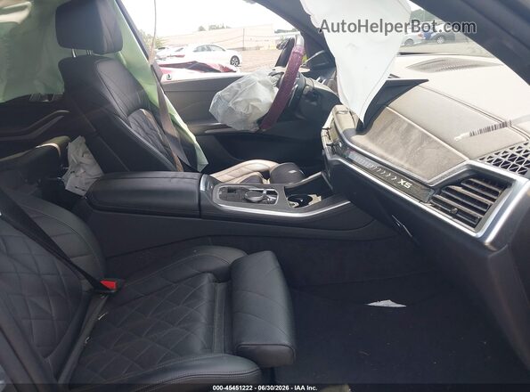 5UX13EU05R9U57011 2024 BMW X5 Серый Вид салона спереди