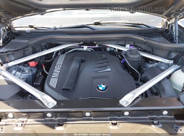 5UX13EU06S9Y91024 2025 BMW X5 Silver უკანა ხედი