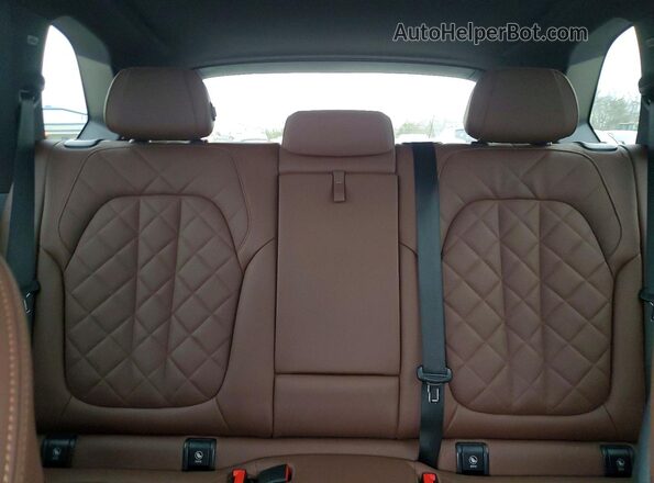 5UX13EU08R9U13987 2024 BMW X5 Black Հետևի նստատեղերի տեսք