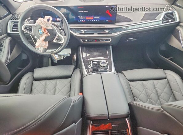 5UX13EU09T9313274 2026 BMW X5 Silver Widok deski rozdzielczej