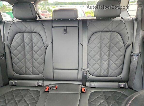 5UX13EU09T9313274 2026 BMW X5 Silver Widok tylnych siedzeń