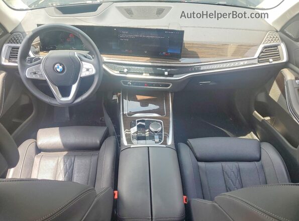 5UX23EM00R9S28854 2024 BMW X7 Черный Вид панели приборов