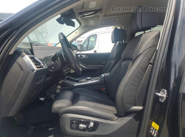 5UX23EM00R9S28854 2024 BMW X7 Черный Вид салона спереди