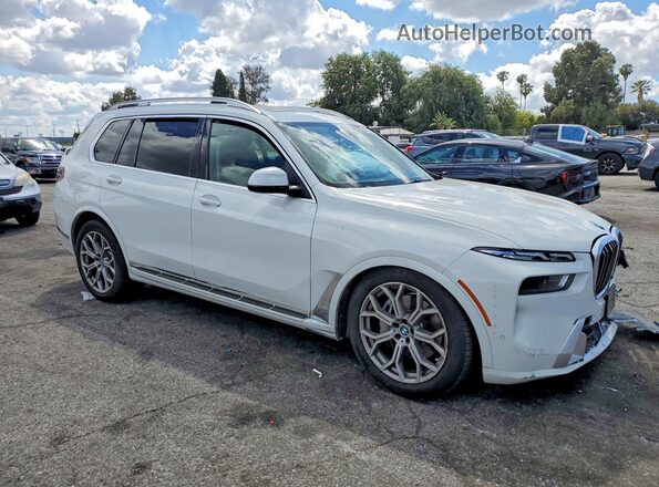 5UX23EM00R9T80911 2024 BMW X7 White Przód prawy