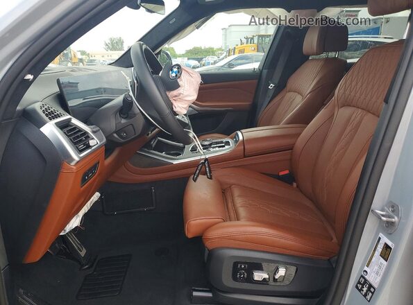 5UX23EM00T9130964 2026 BMW X7 Серый Вид салона спереди