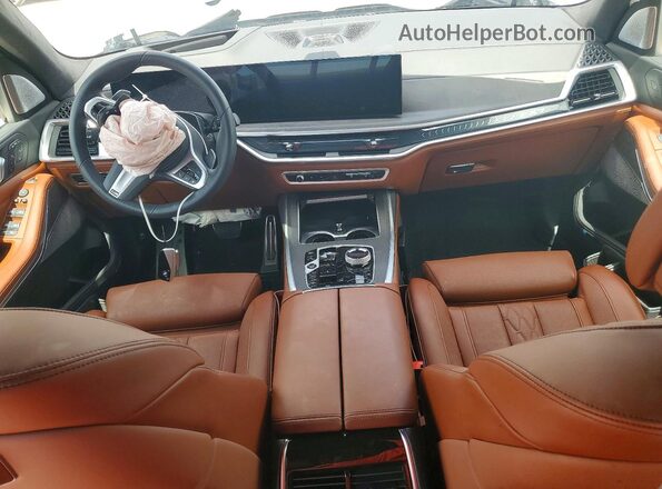 5UX23EM00T9130964 2026 BMW X7 Серый Вид панели приборов