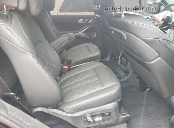 5UX23EM00T9410061 2026 BMW X7 Black Vista interior trasera