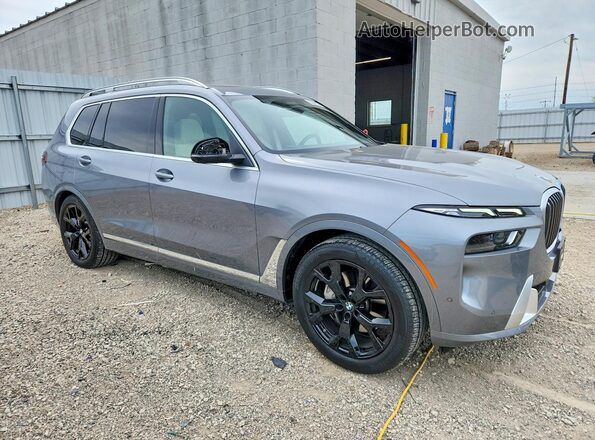 5UX23EM01S9Z89639 2025 BMW X7 Серебряный Передняя правая четверть