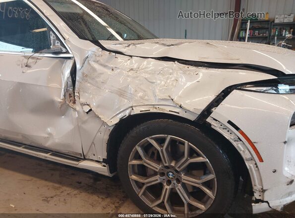 5UX23EM03P9R65527 2023 BMW X7 Белый Вид спереди