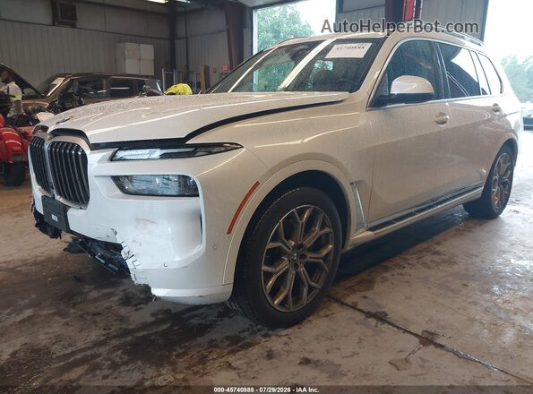 5UX23EM03P9R65527 2023 BMW X7 Белый Передняя левая четверть