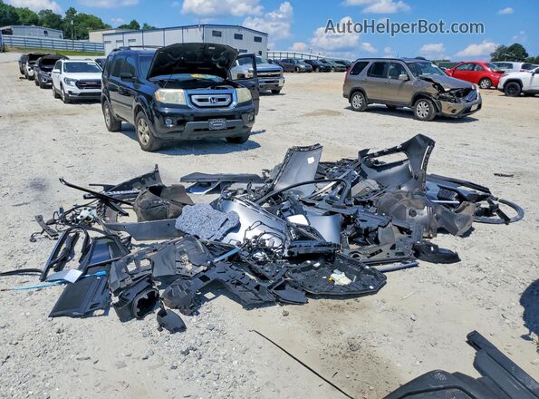 5UX23EM03R9V72744 2024 BMW X7 Silver Engine compartment view