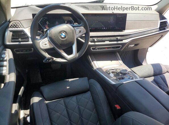 5UX23EM03R9V72744 2024 BMW X7 Silver Dashboard view