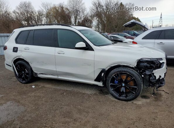 5UX23EM03S9Z35937 2025 BMW X7 White Przód prawy