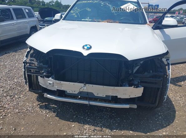 5UX23EM04R9W04519 2024 BMW X7 Белый Вид спереди