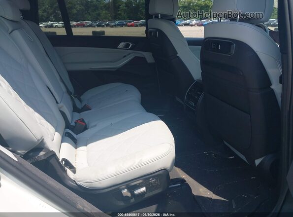 5UX23EM04R9W04519 2024 BMW X7 Белый Вид наклейки с VIN-кодом