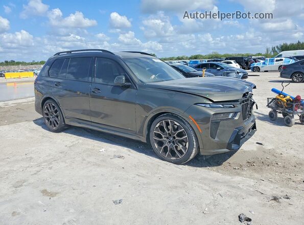 5UX23EM04S9Y67938 2025 BMW X7 Зеленый Передняя правая четверть