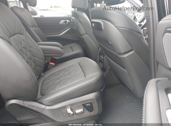5UX23EM05S9X70280 2025 BMW X7 Black Widok naklejki z numerem VIN