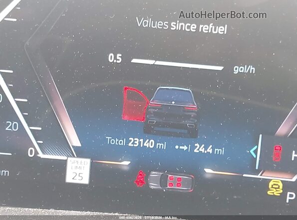 5UX23EM05S9X70280 2025 BMW X7 Black Widok tylnych siedzeń
