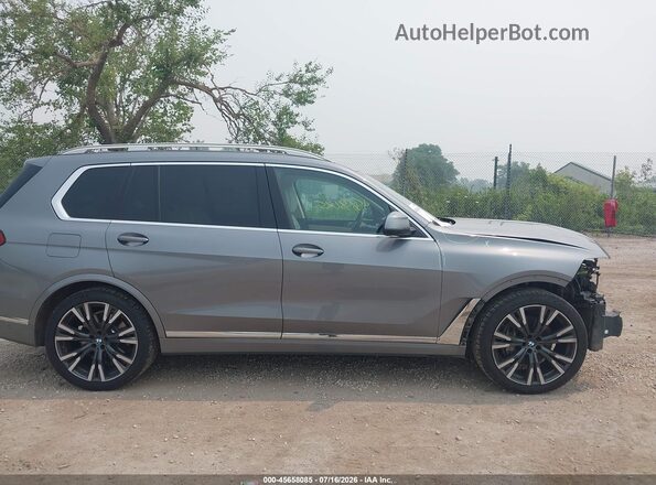 5UX23EM07P9P43931 2023 BMW X7 Серый Вид задней части салона