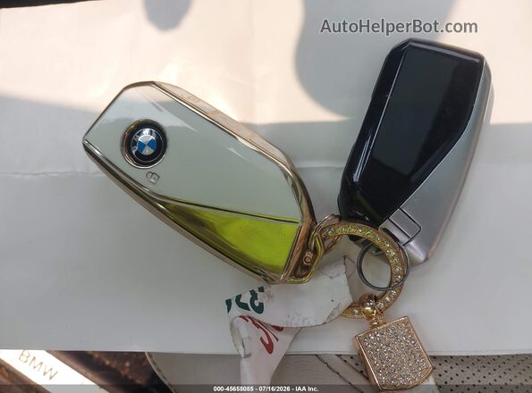 5UX23EM07P9P43931 2023 BMW X7 Серый Вид панели приборов