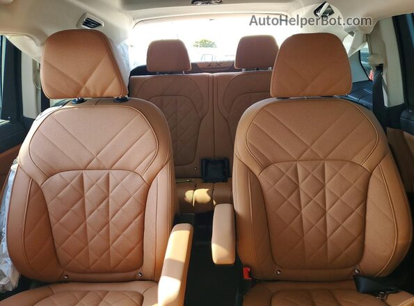 5UX23EM07S9X18195 2025 BMW X7 Gray Հետևի նստատեղերի տեսք