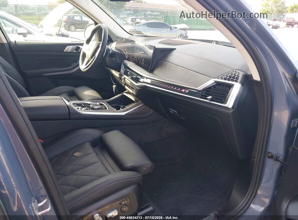 5UX23EM07T9260336 2026 BMW X7 Gray Widok wnętrza z przodu