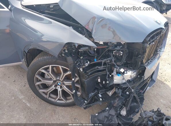 5UX23EM07T9260336 2026 BMW X7 Gray Widok z przodu