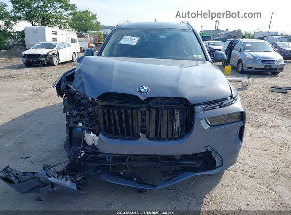 5UX23EM07T9260336 2026 BMW X7 Gray Widok deski rozdzielczej