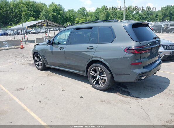 5UX23EM09S9Y92138 2025 BMW X7 Gray Rear left