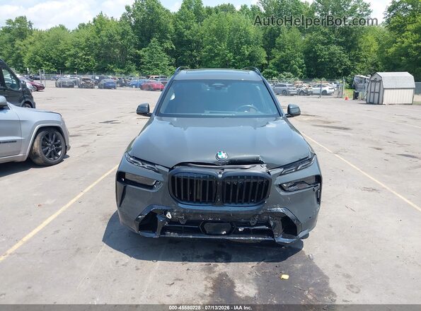 5UX23EM09S9Y92138 2025 BMW X7 Gray Front view
