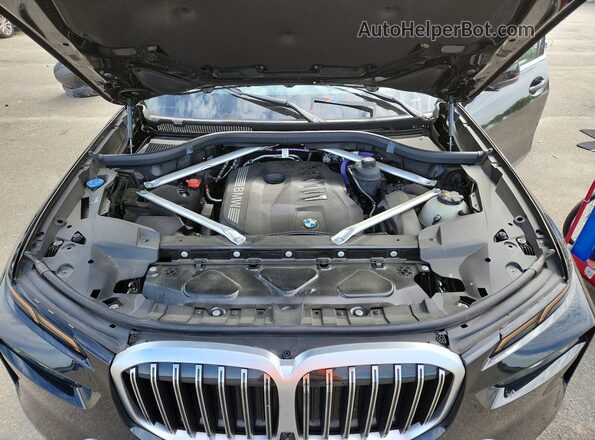 5UX23EM09S9Z32573 2025 BMW X7 Черный Вид подкапотного пространства