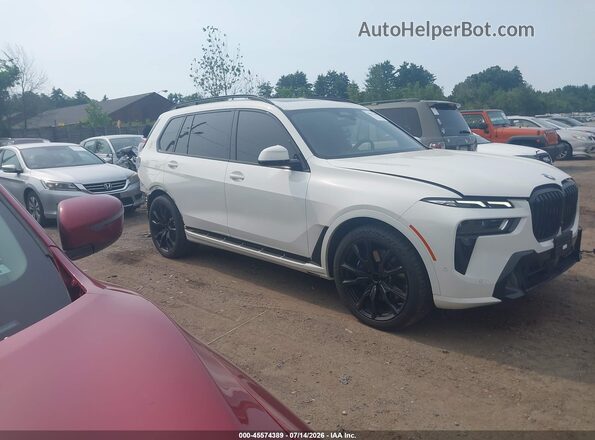 5UX23EM0XP9P30669 2023 BMW X7 White Vista interior de 360 grados