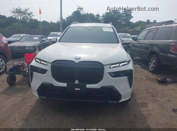 5UX23EM0XP9P30669 2023 BMW X7 White Vista interior trasera