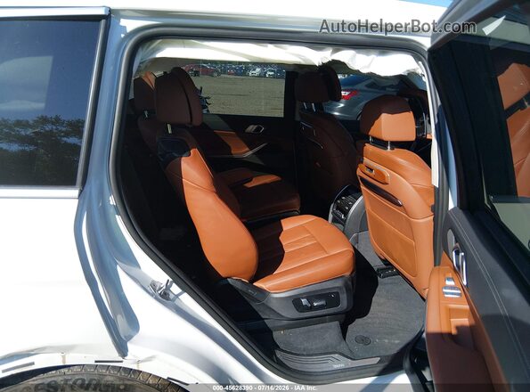 5UX23EM0XR9V51115 2024 BMW X7 White Вид наклейки з VIN-кодом
